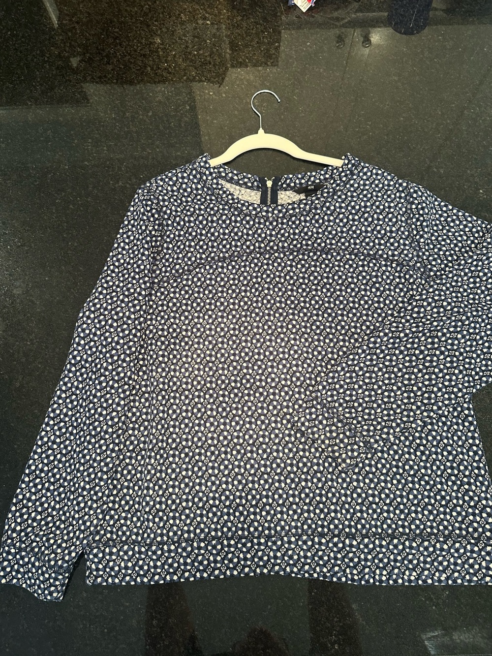 H&M Women’s Blue White Patterned Long Sleeve Blouse Size L Back Zip